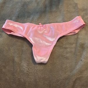 NWOT Victoria's Secret velvet bow thong